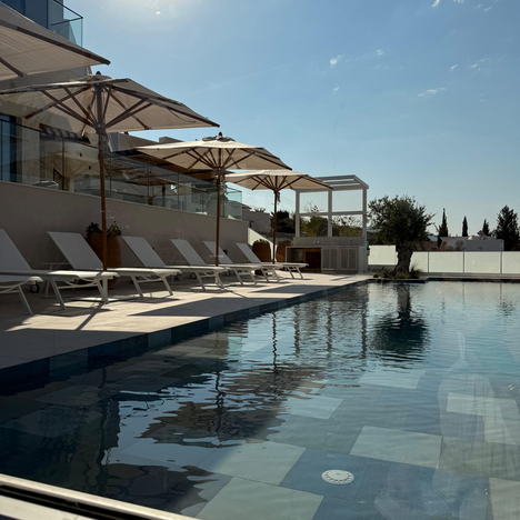 5-bedroom house in Paphos / Tala