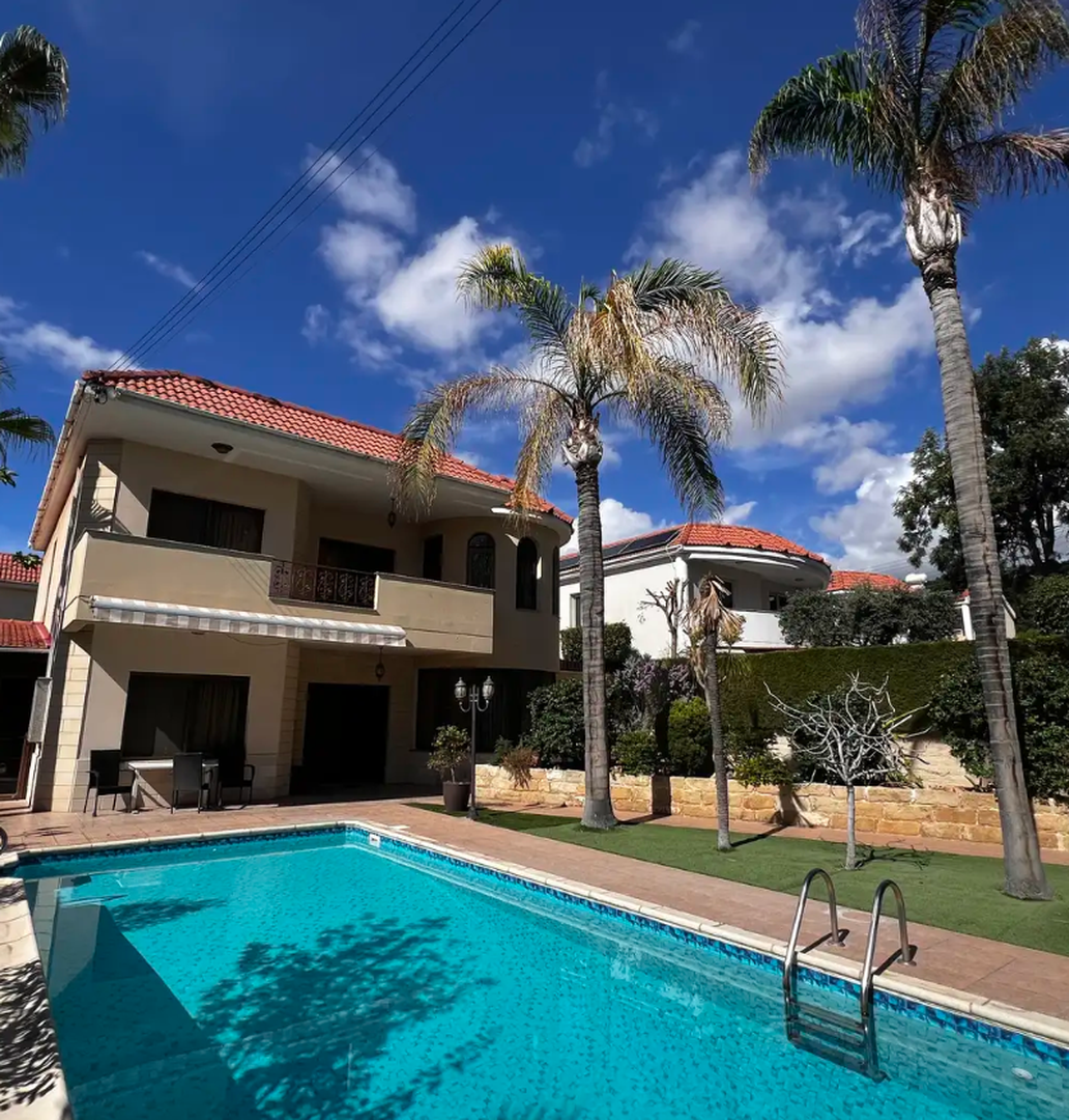 5-bedroom house in Limassol / Agios Tychonas