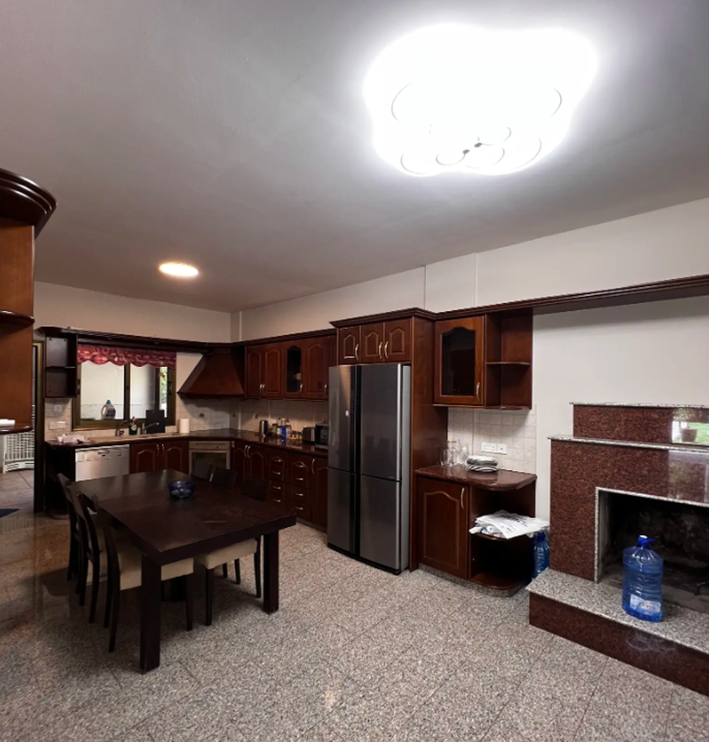 5-bedroom house in Limassol / Agios Tychonas