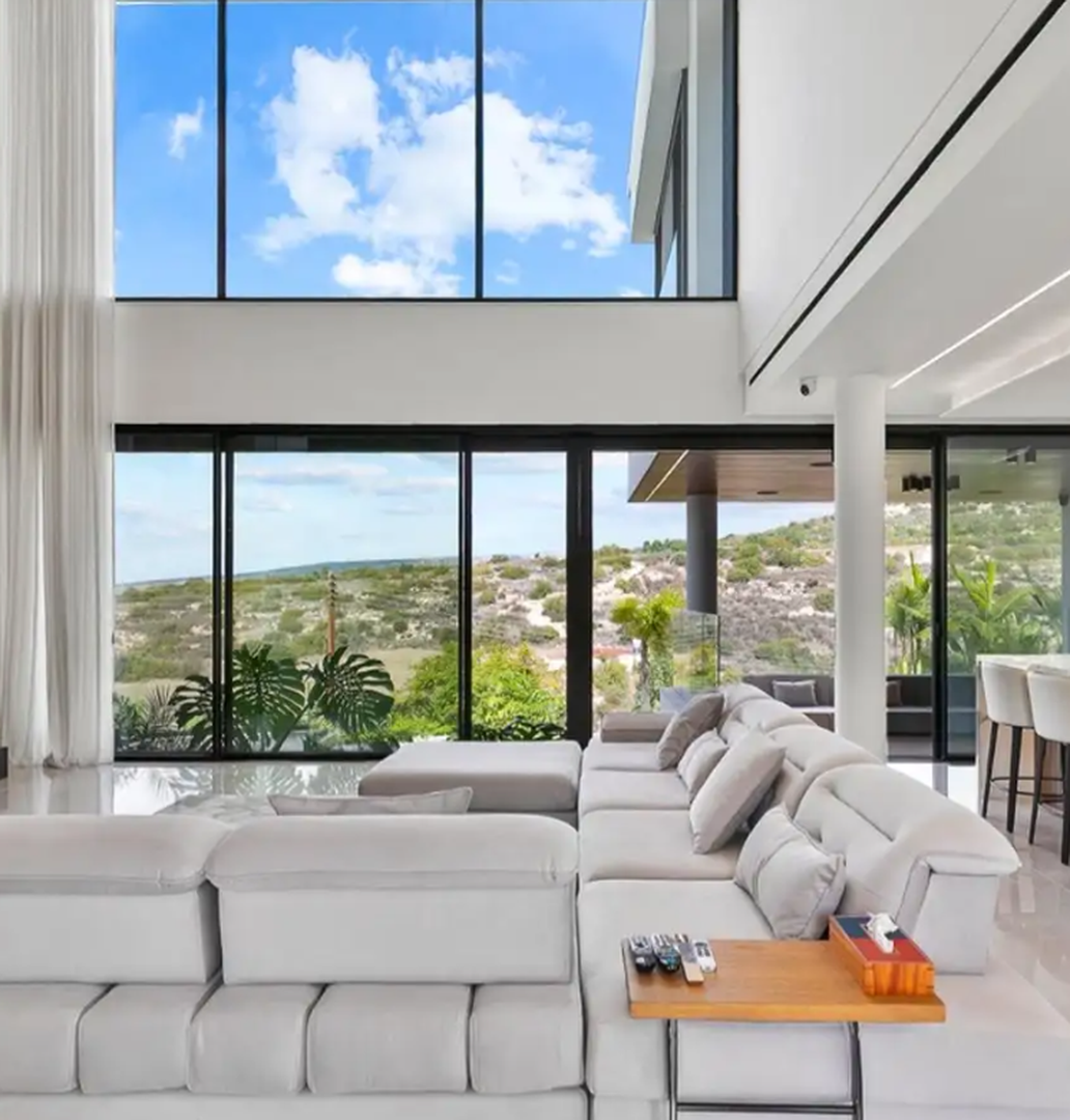 4-bedroom house in Paphos / Tala