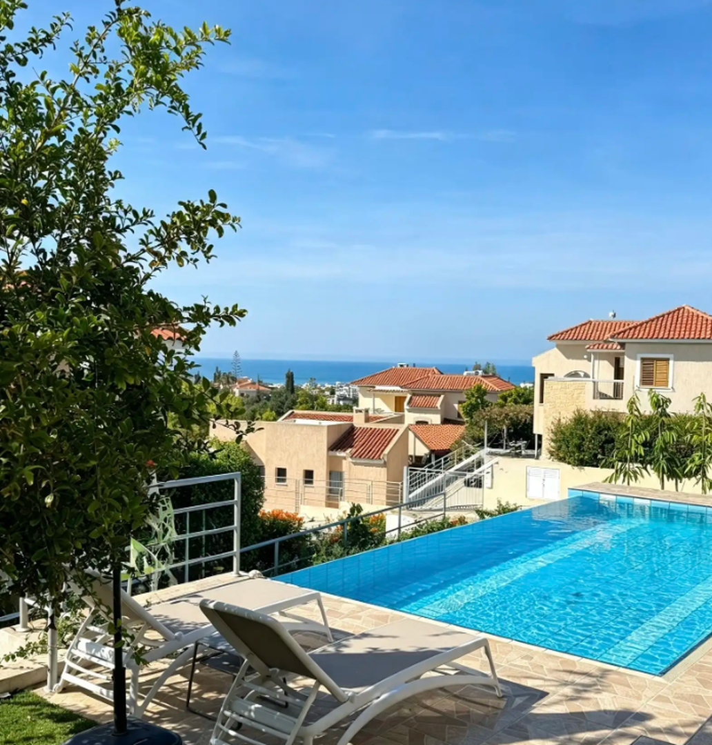 3-bedroom house in Paphos / Konia