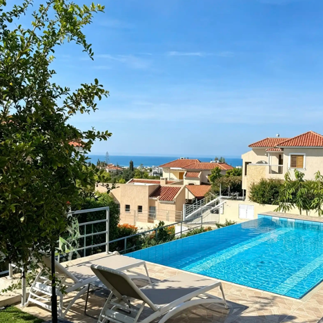 3-bedroom house in Paphos / Konia