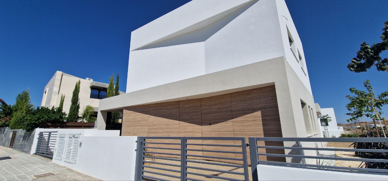 - Image 1