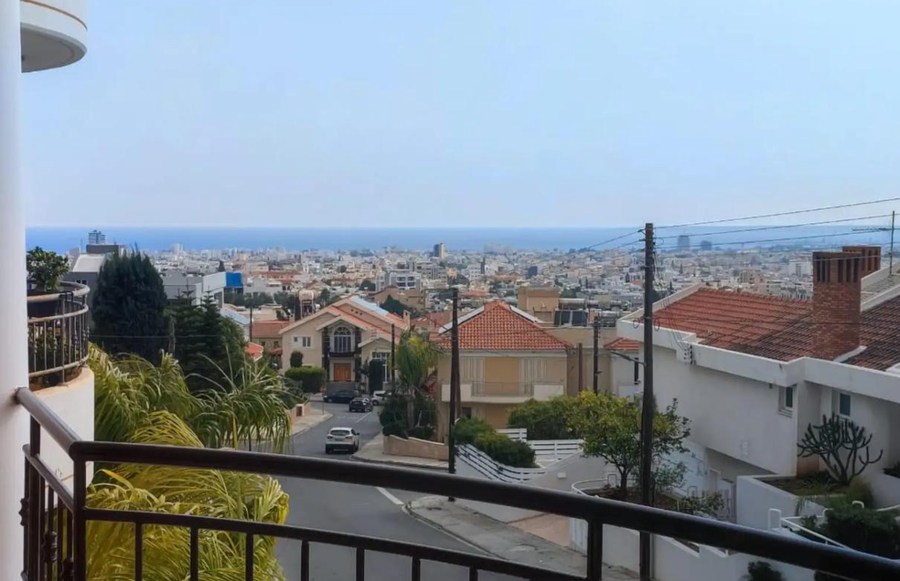  - Image 1