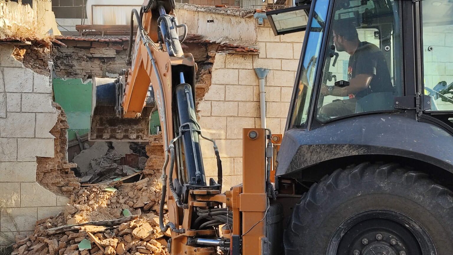 В Ларнаке выявили более тысячи потенциально опасных зданий