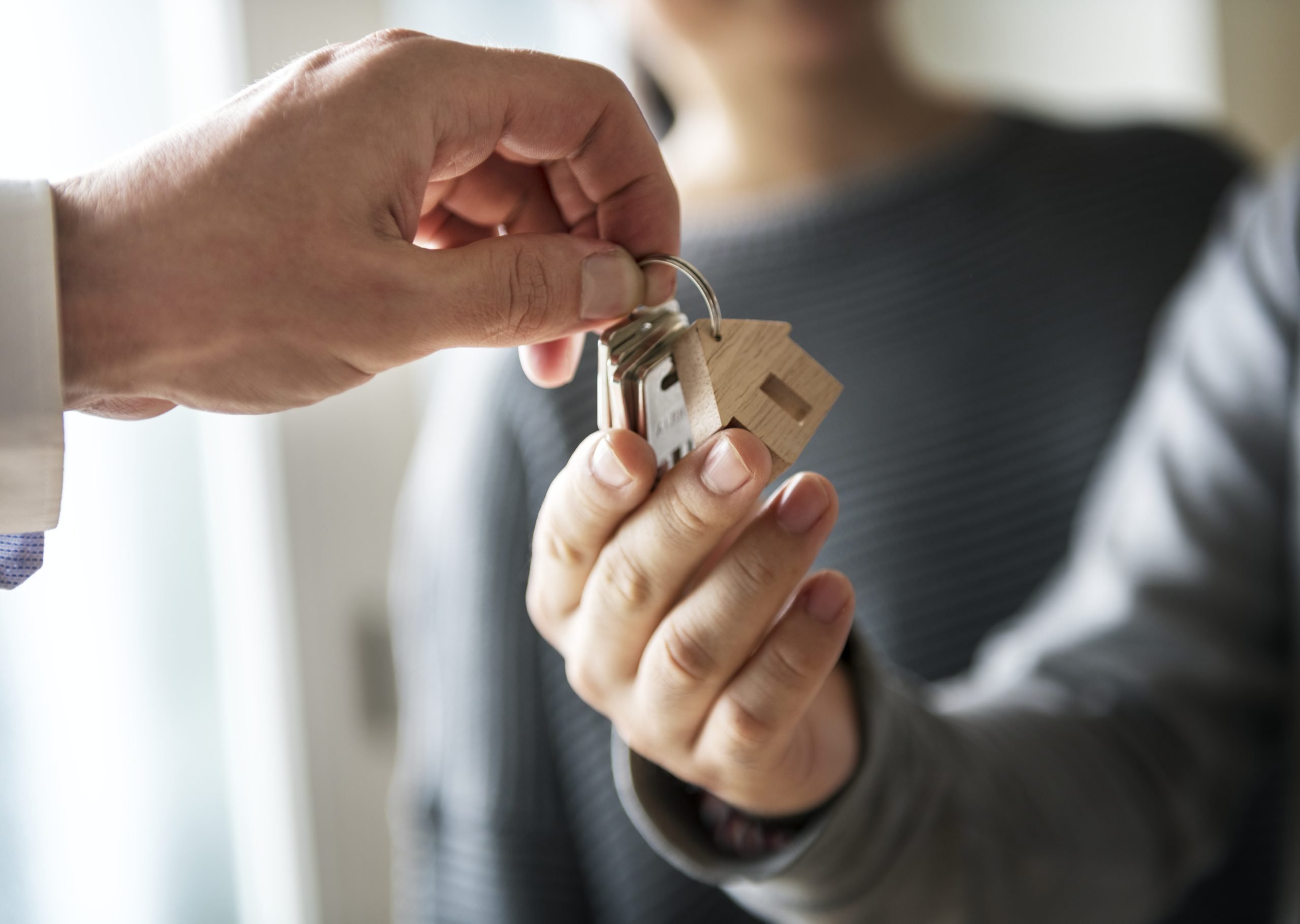 Who Pays for Repairs in a Rented Apartment in the UAE: Tenant or Landlord?