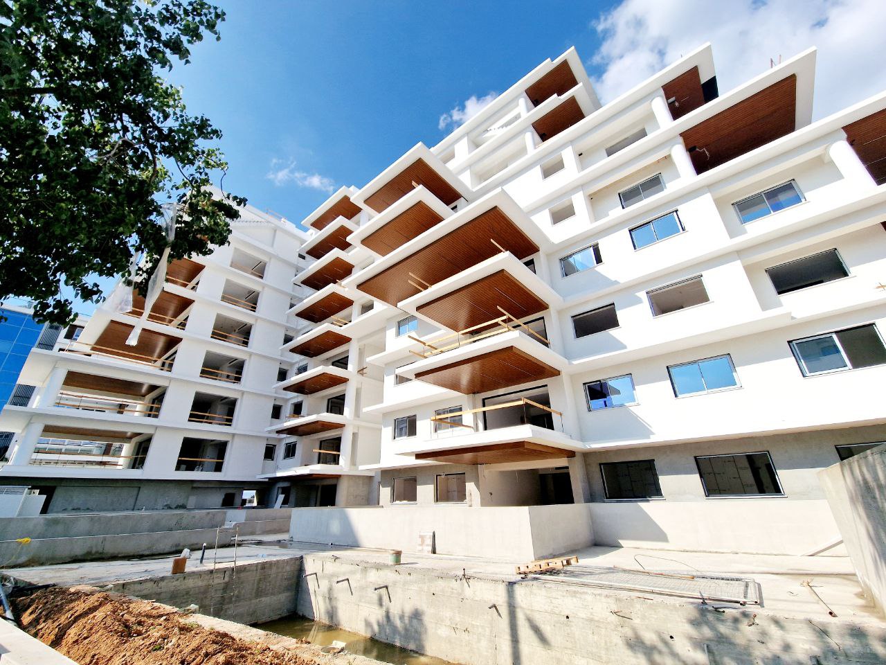 Plus 21 Roy Terraces