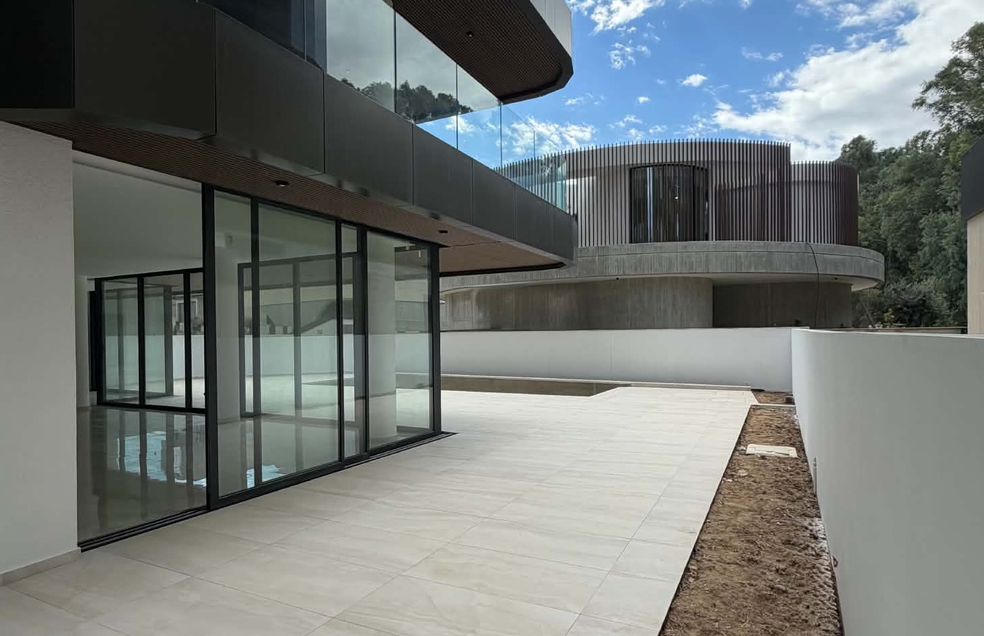  - Image 1