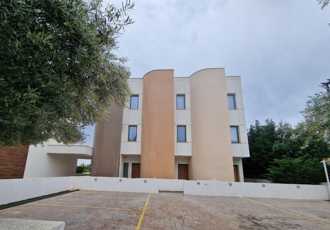 - Image 1
