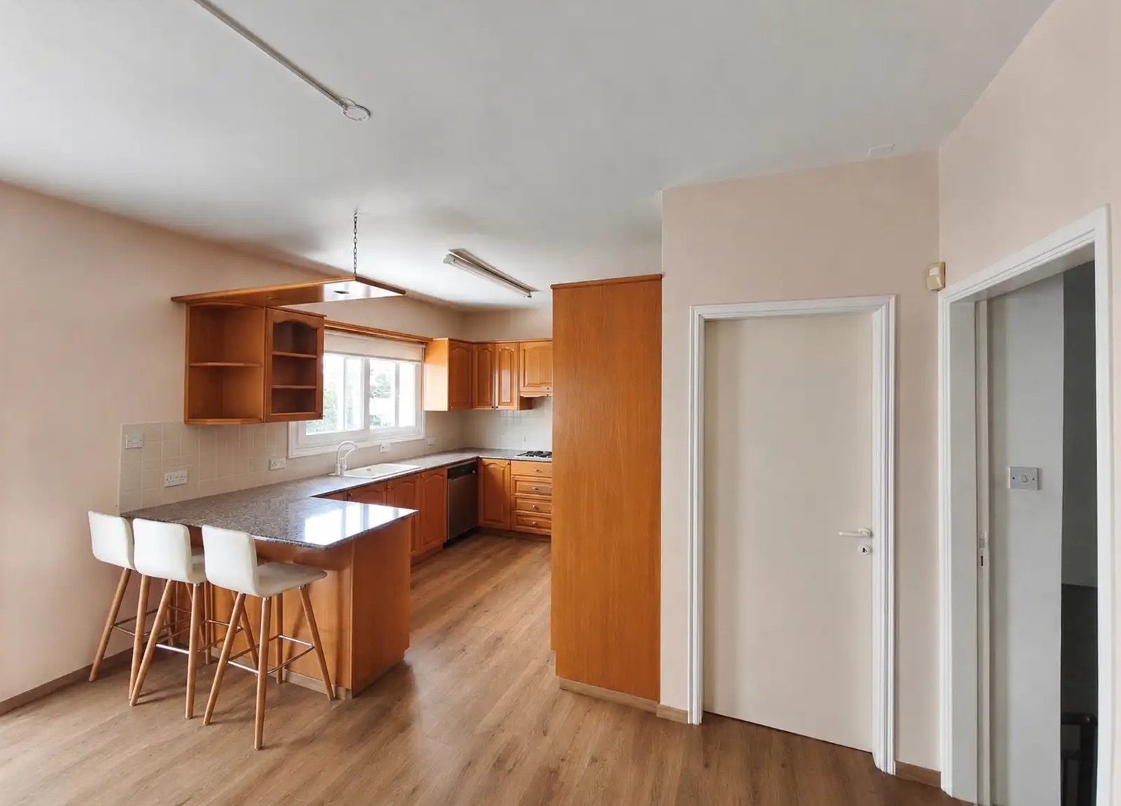 Spacious 4 bedroom house in mesa geitonia, limassol, 240sqm