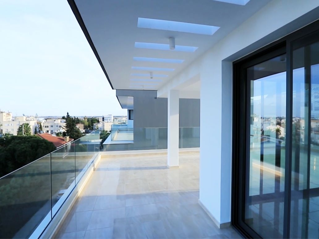 Plus 12 Residence
