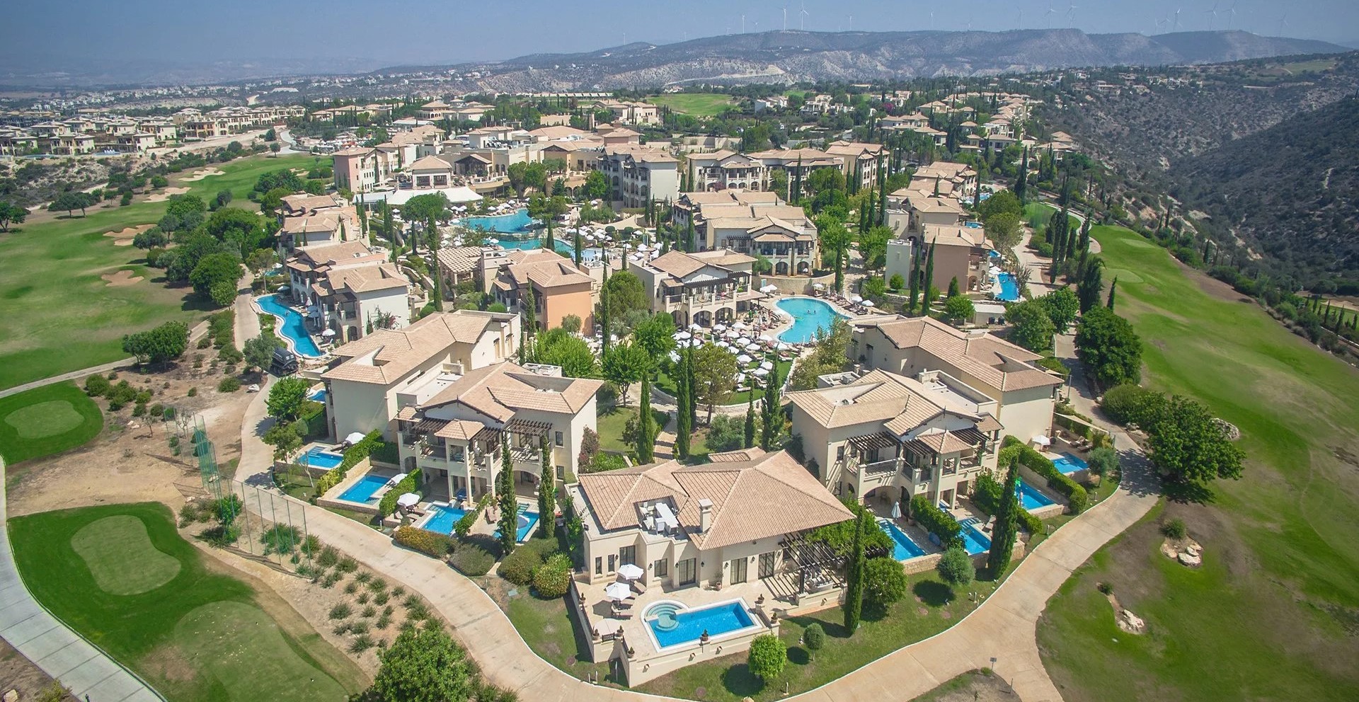 Отель Aphrodite Hills Resort наградили сертификатом Travelife