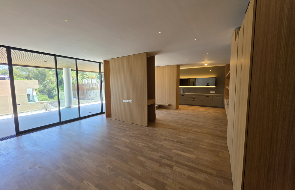  - Image 1