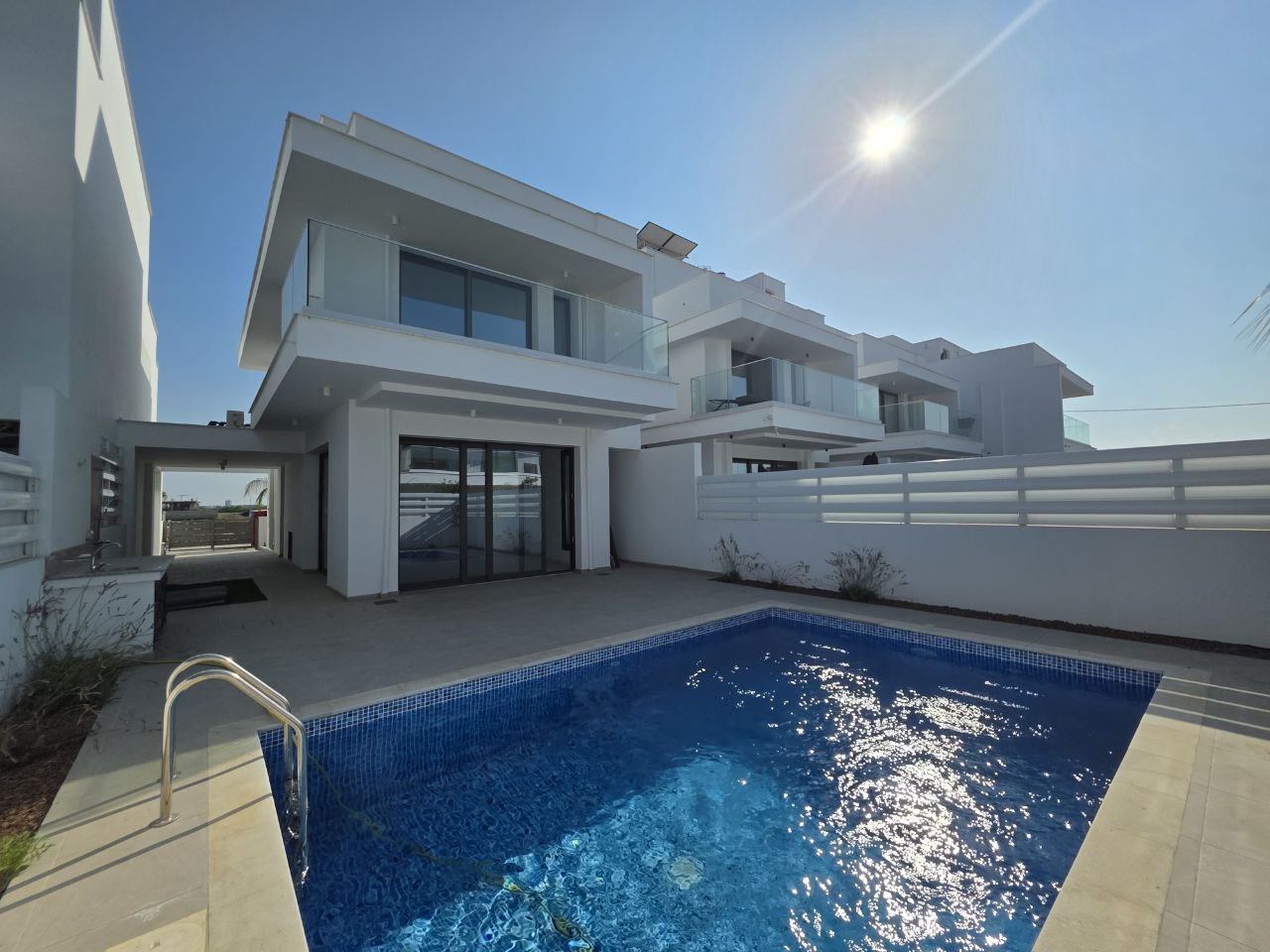  - Image 1