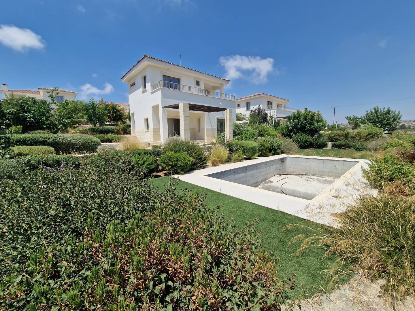 Maroni Hilltop Villas