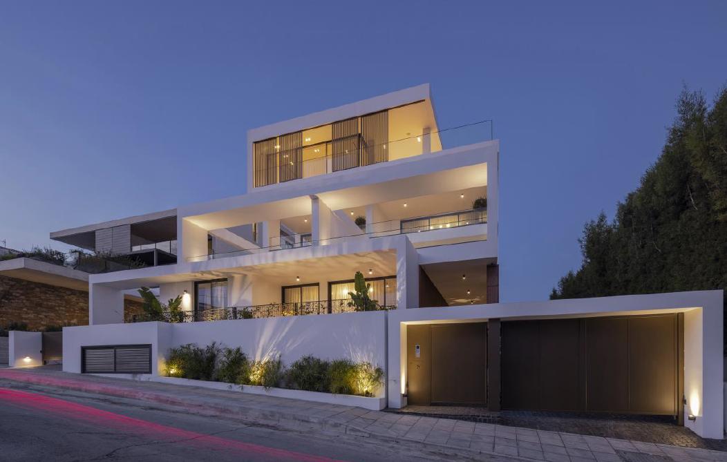 - Image 1