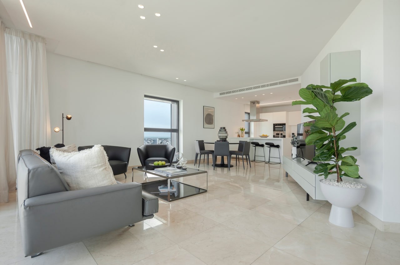  - Image 1