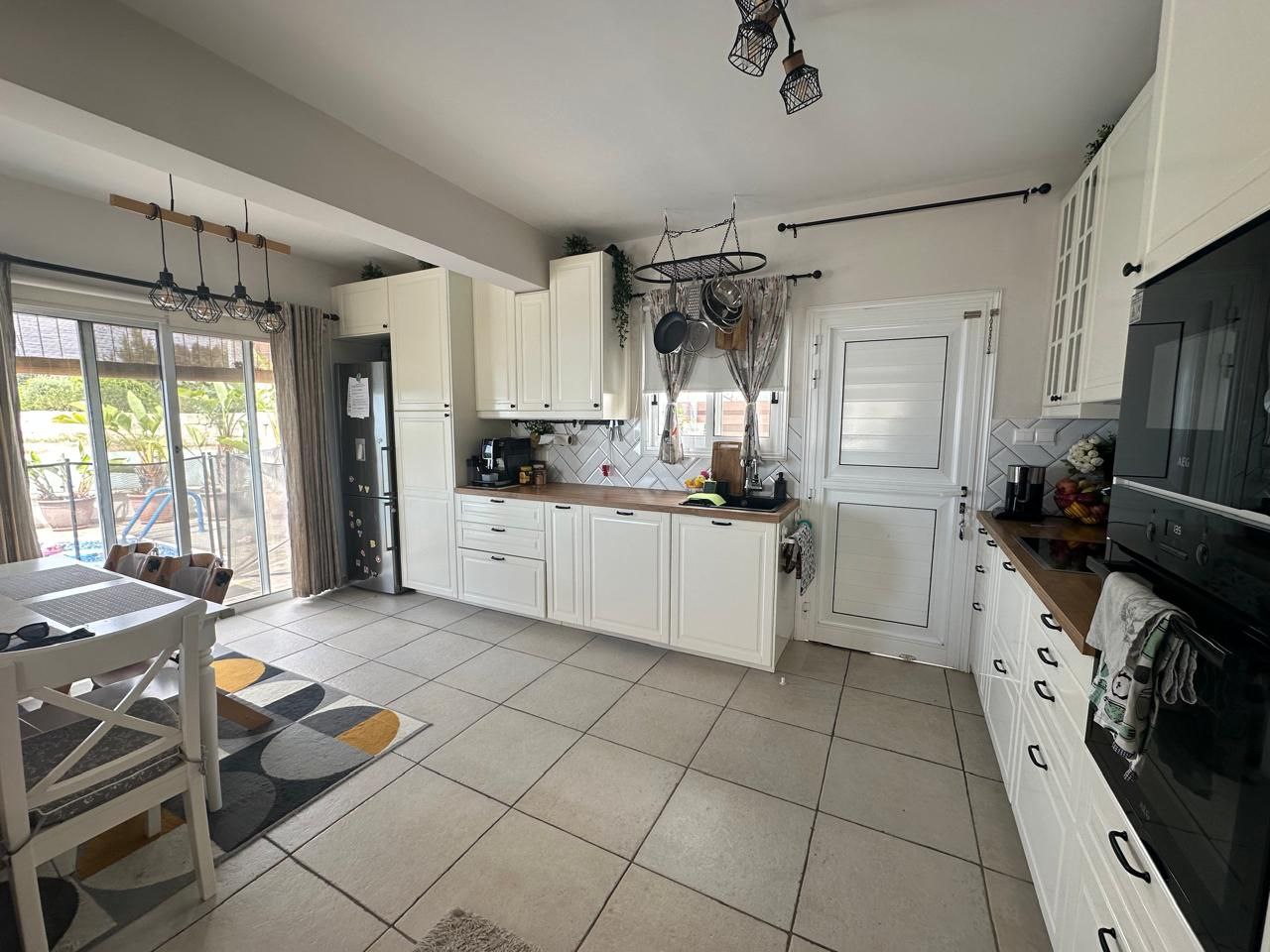 3-bedroom house in Paphos / Tala