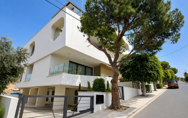  - Image 1