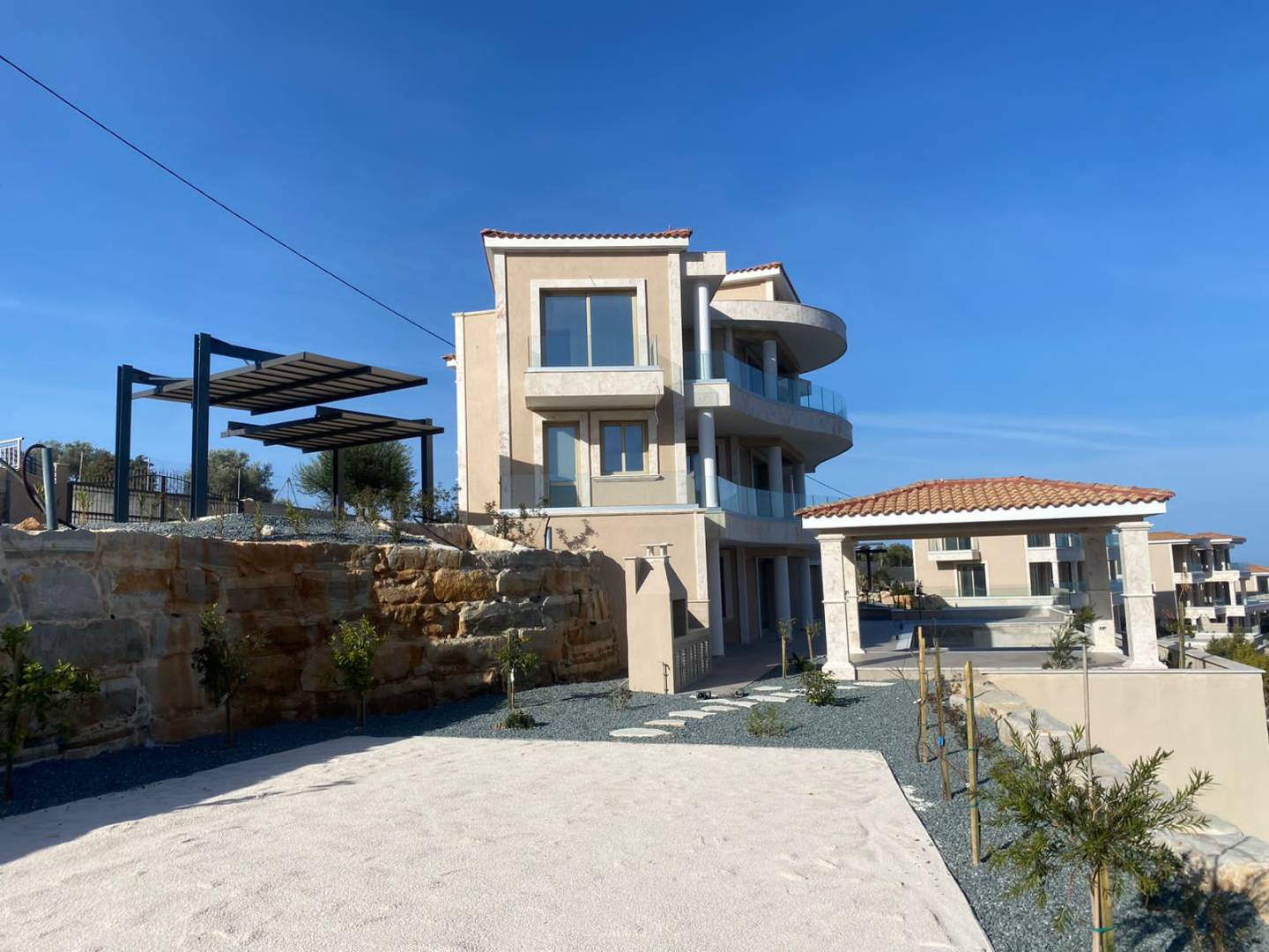 Akamas Mansions