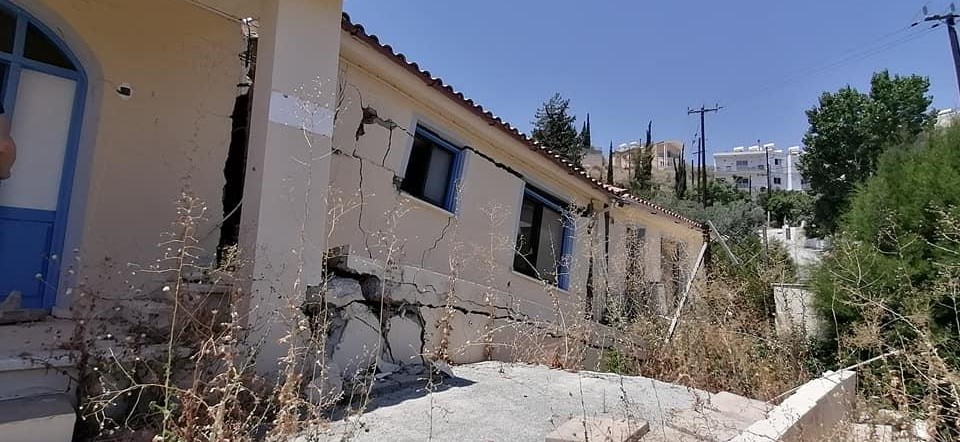 Жители Писсури призвали депутатов помочь собственникам домов, пострадавшим из-за оползней