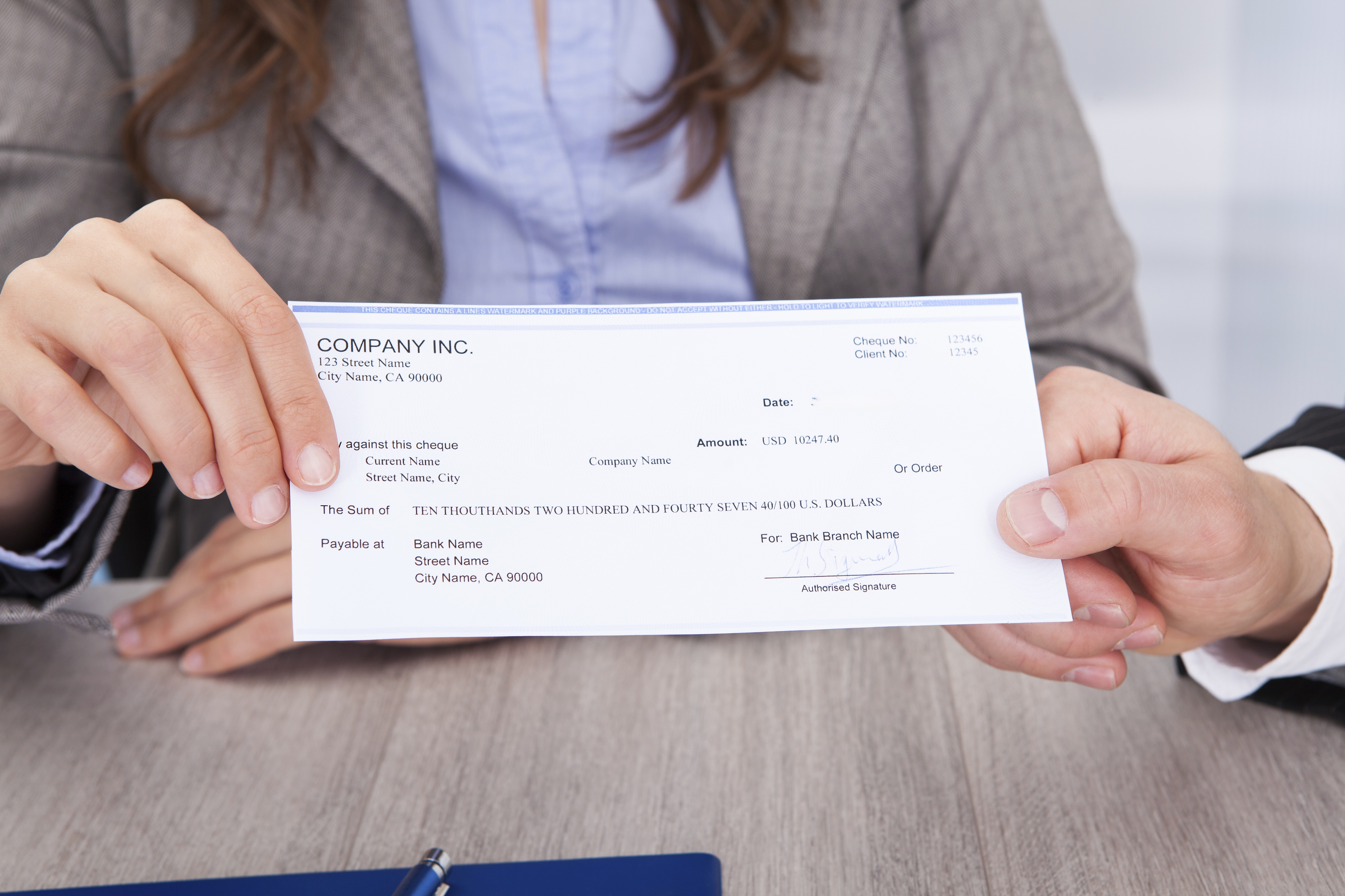 Number of Bounced Checks Rises in Cyprus