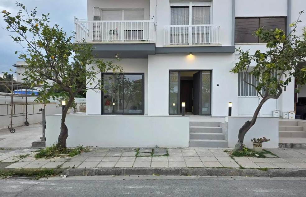  - Image 1