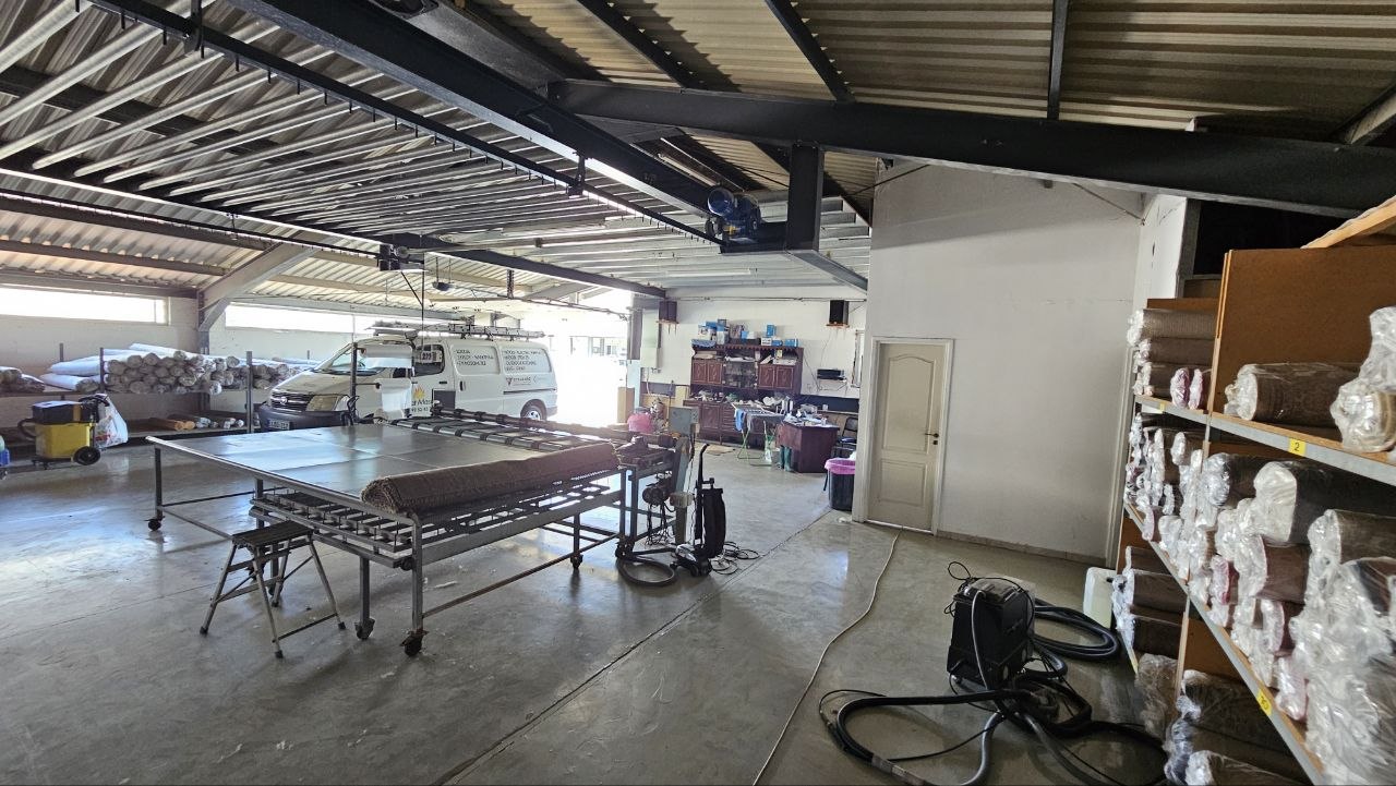 Industrial space next to the airport