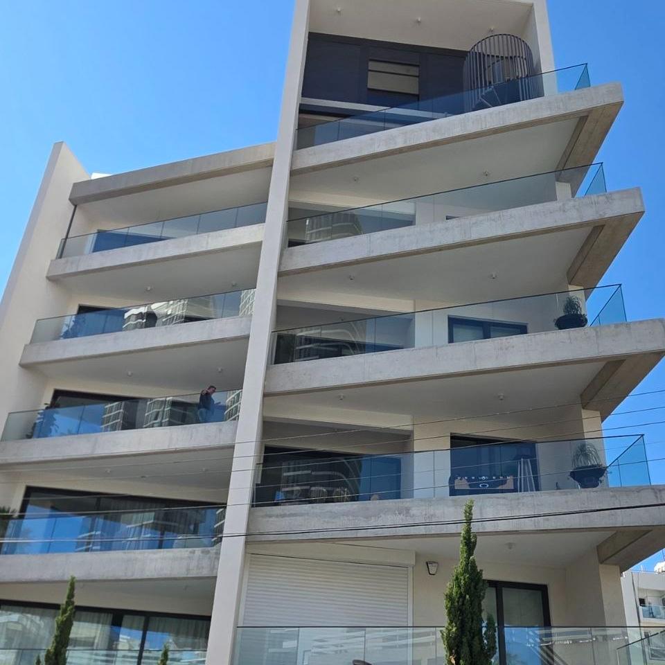  - Image 1