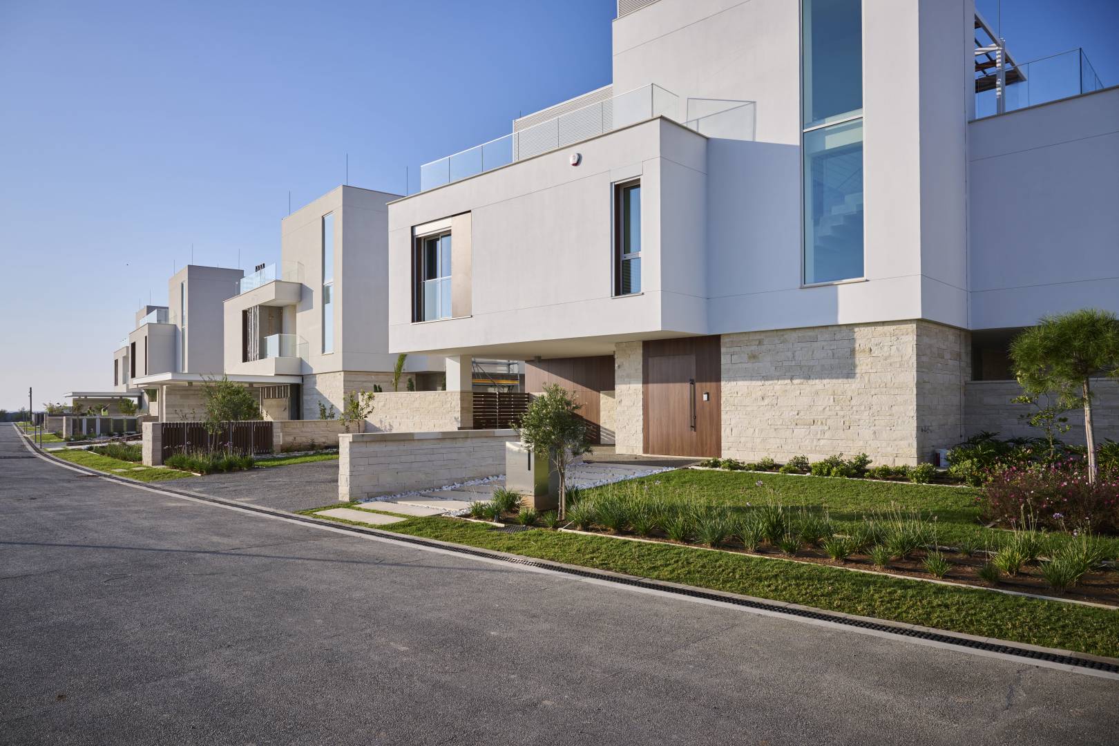  - Image 1