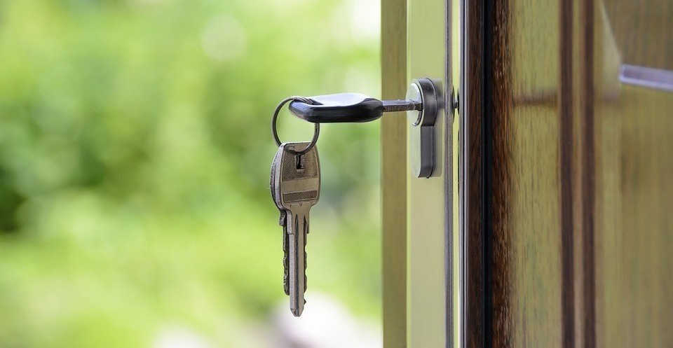 House approves tax credits for temporary rent cuts