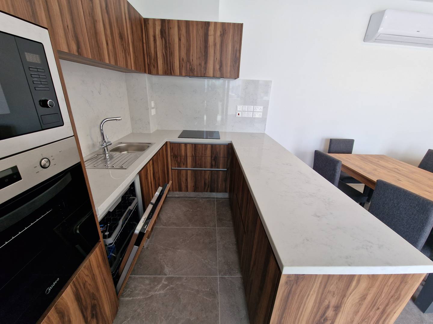 AG Luxury Residence