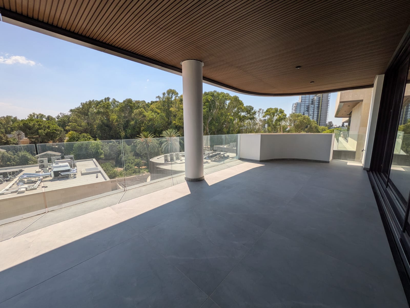 - Image 1