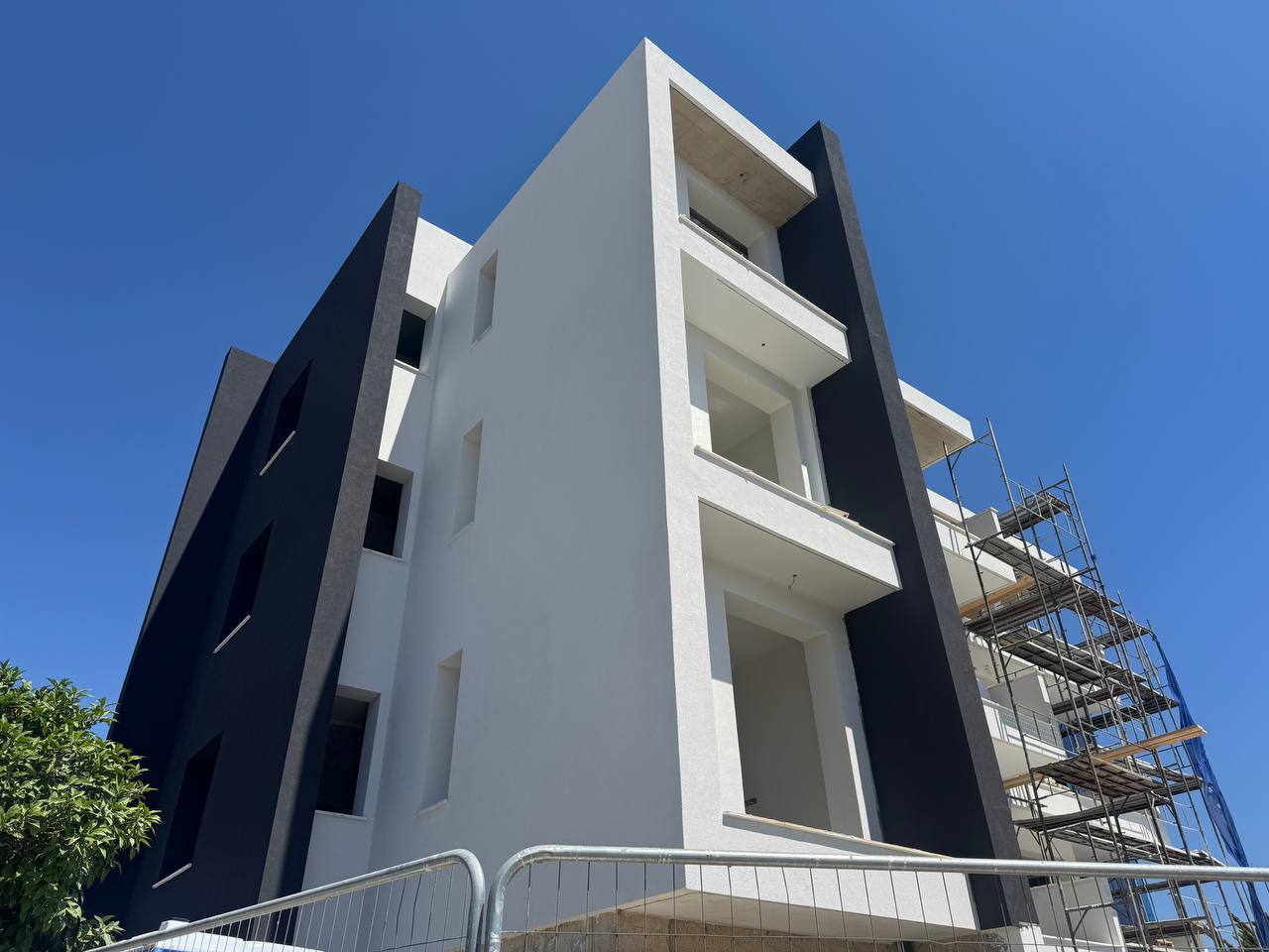  - Image 1