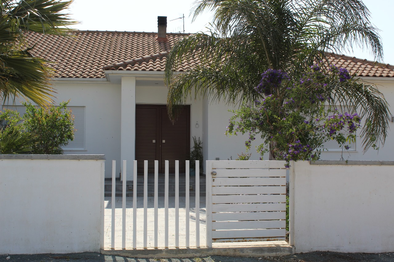 - Image 1