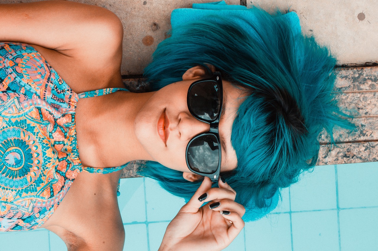 Sunbathing at home in Cyprus: how to avoid misunderstandings with neighbours and the law