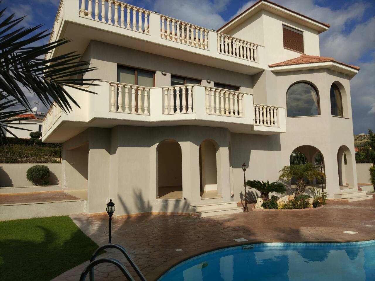  - Image 1