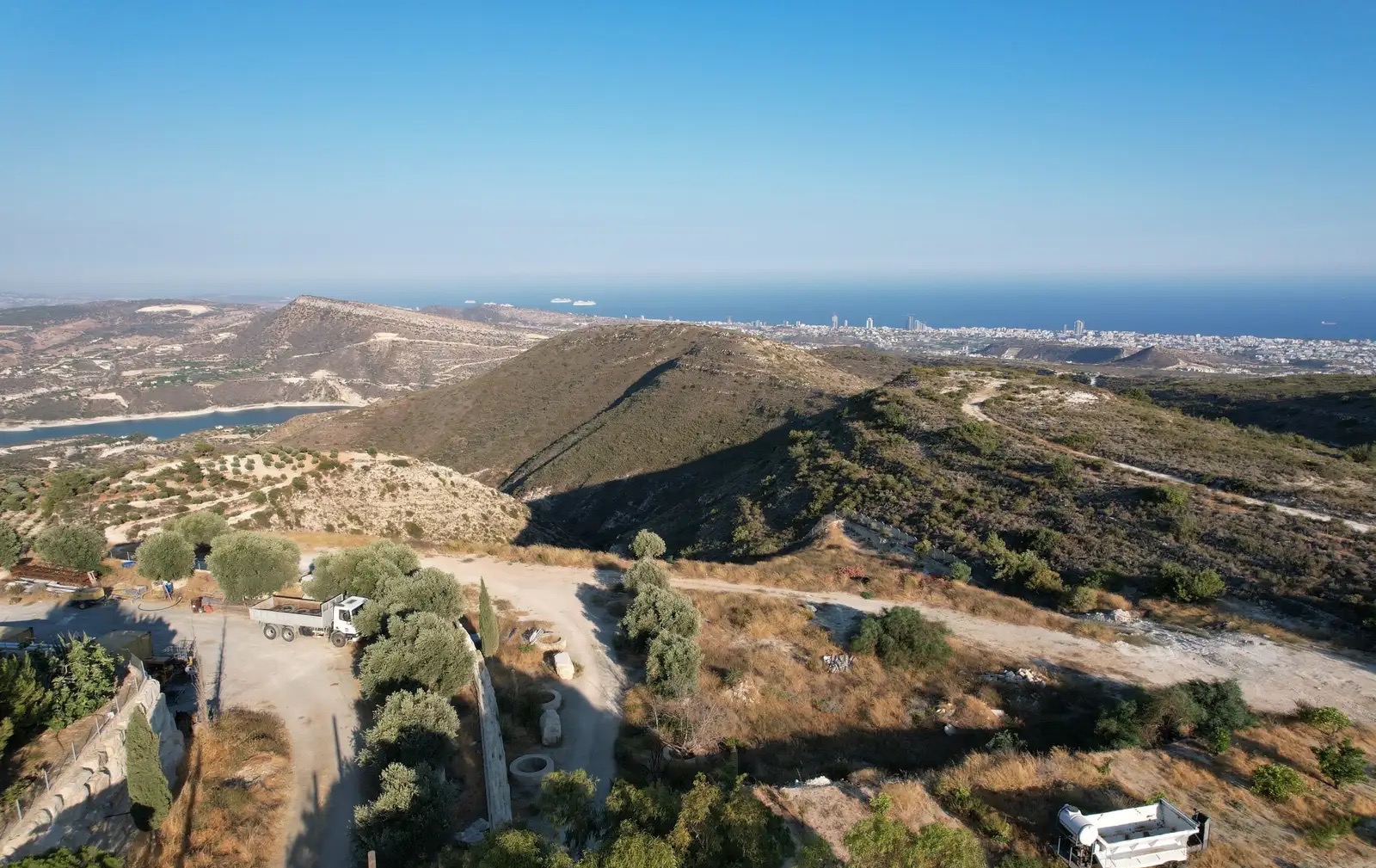 - Image 1