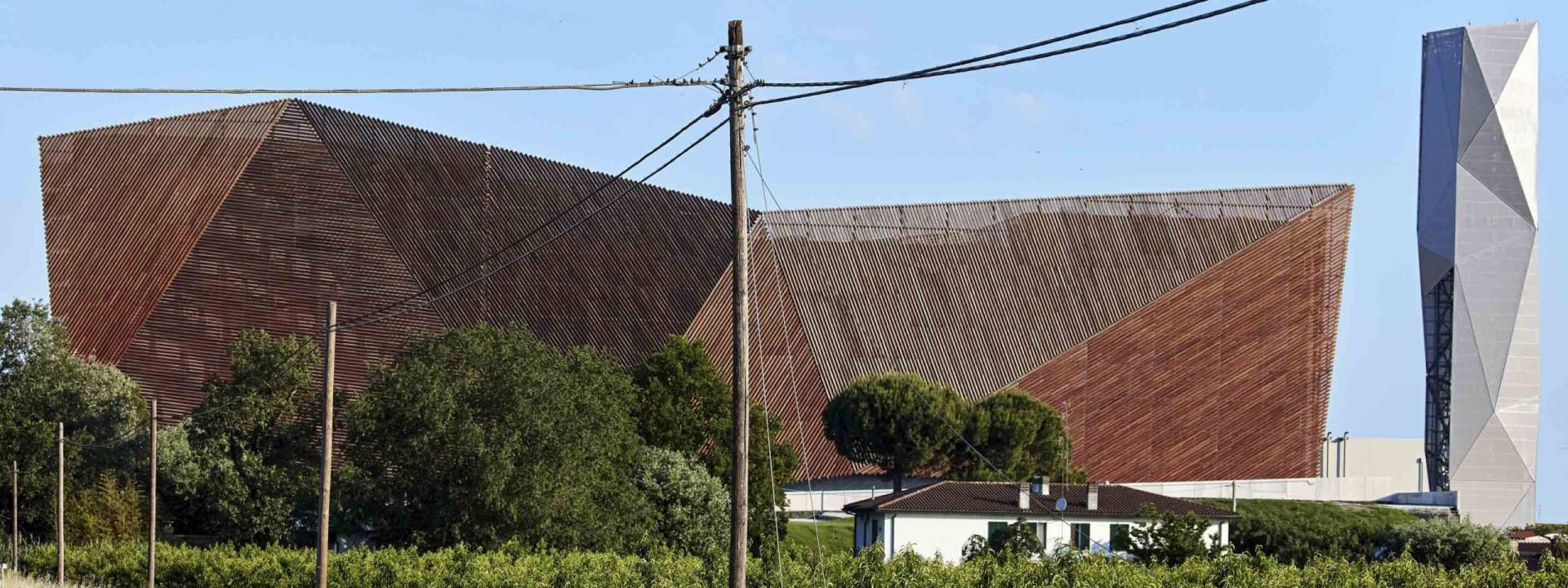 ТОП-10 самых необычных промышленных зданий в мире