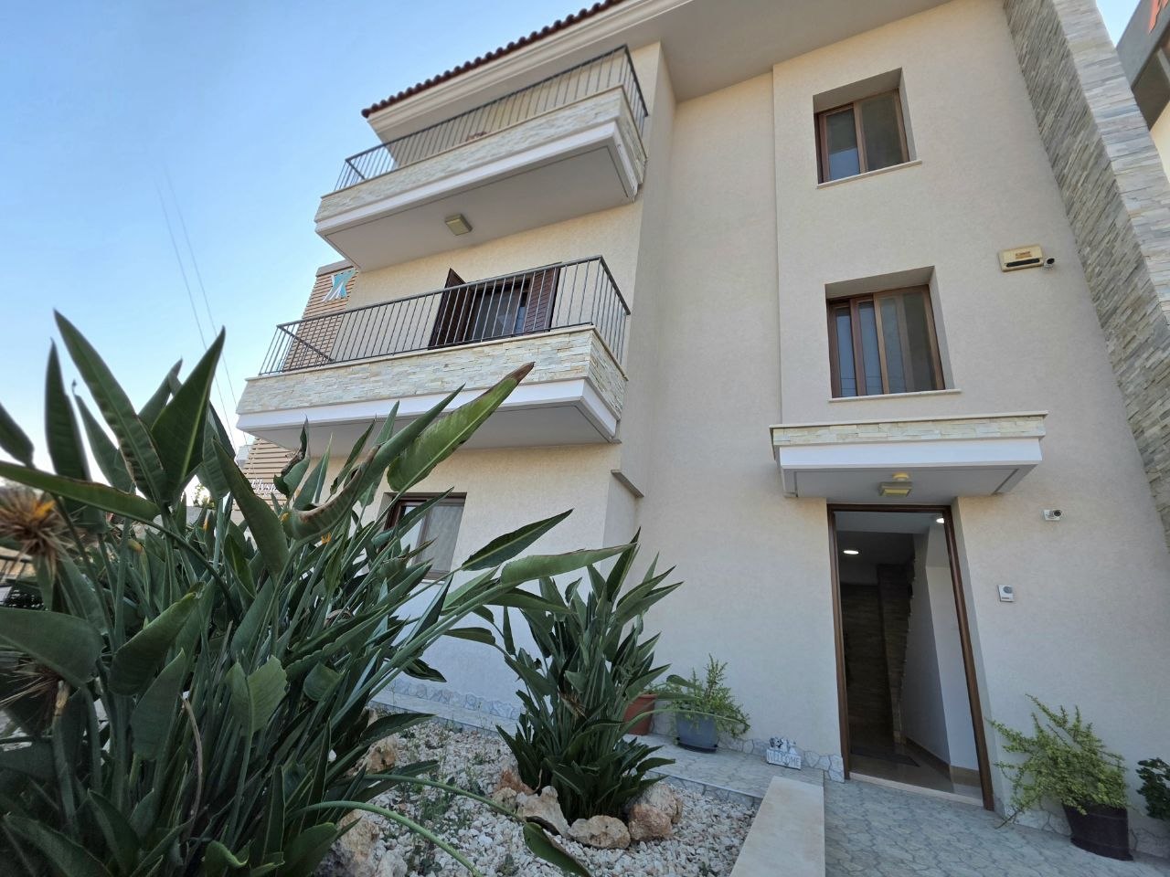 - Image 1