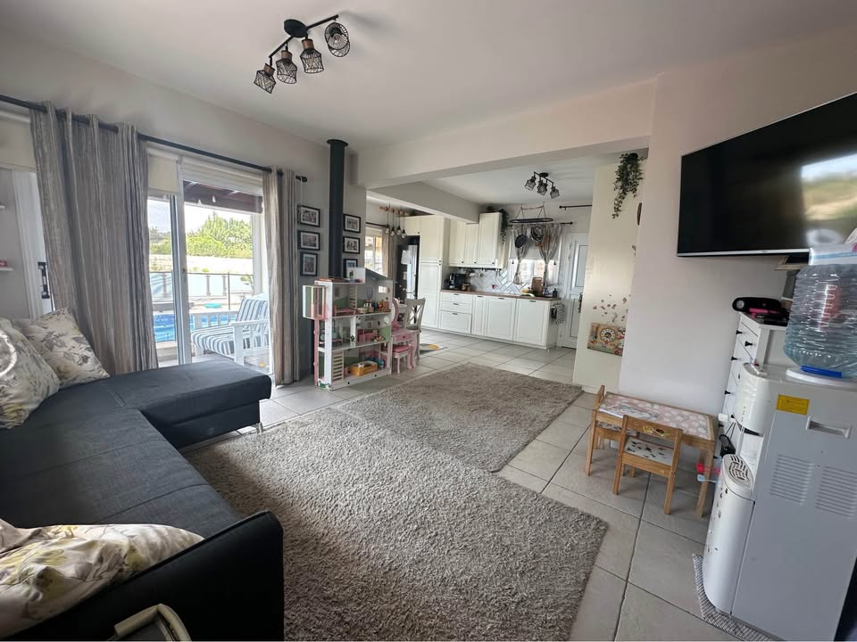 3-bedroom house in Paphos / Tala