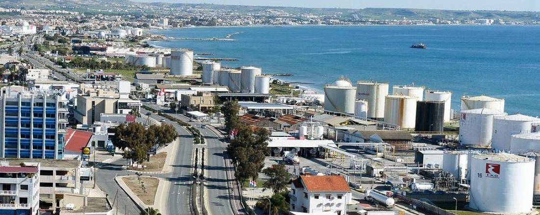 Демонтаж нефтехранилищ в Ларнаке практически завершен