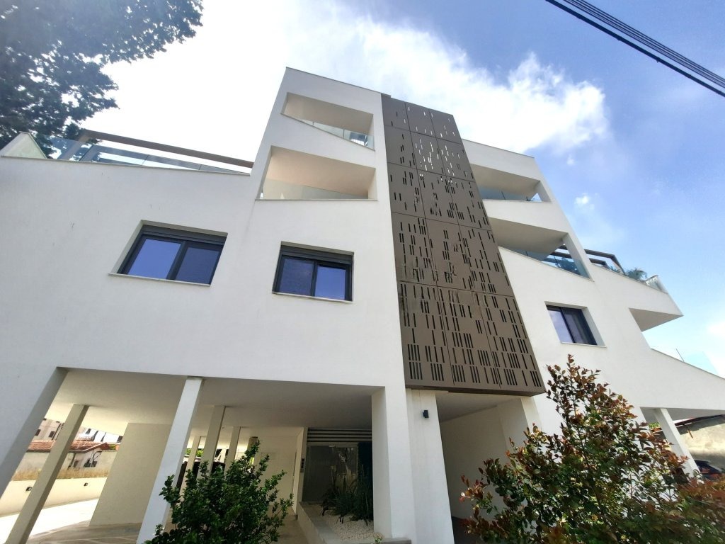 - Image 1