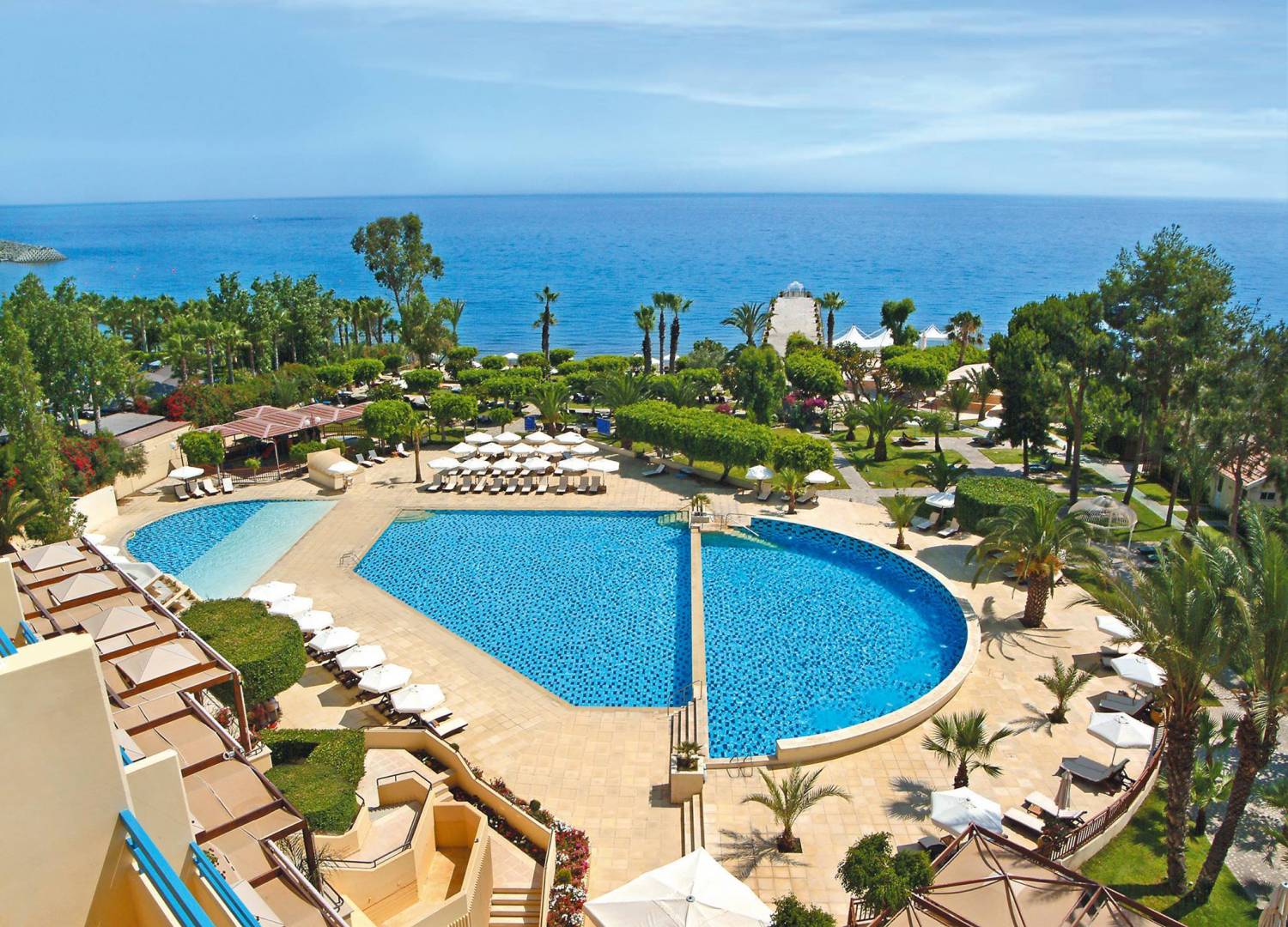 Elias Beach Hotel в Лимассоле перешел в руки новой управляющей компании