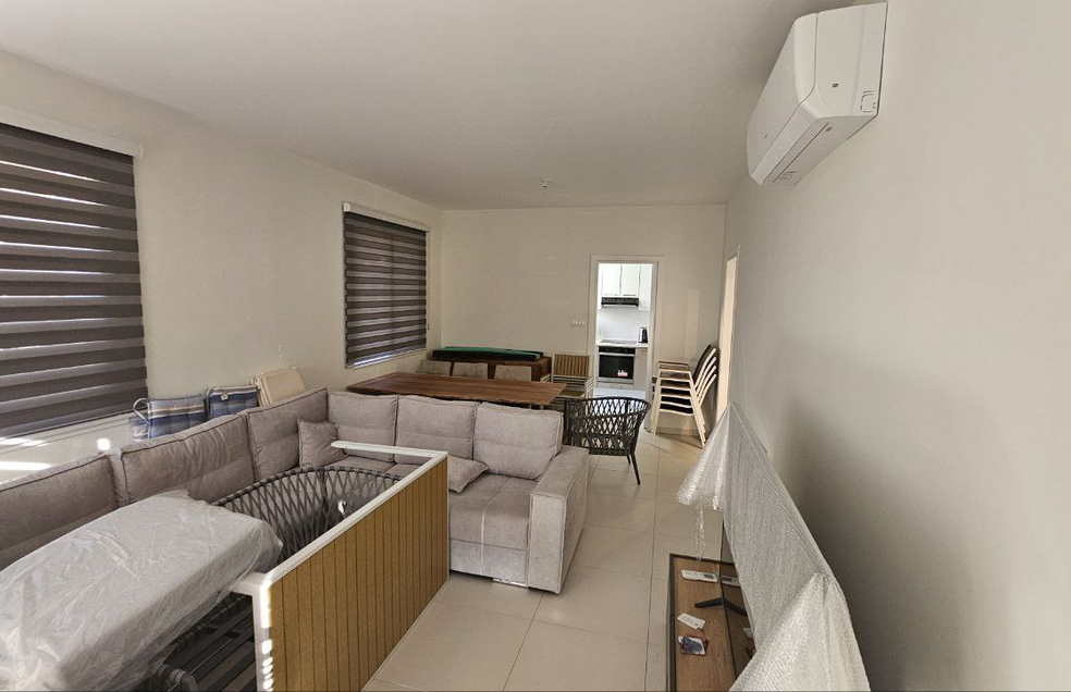 - Image 1
