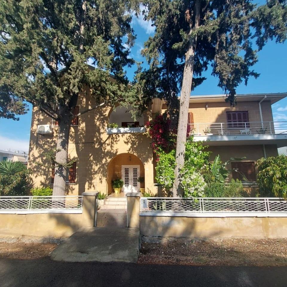  - Image 1