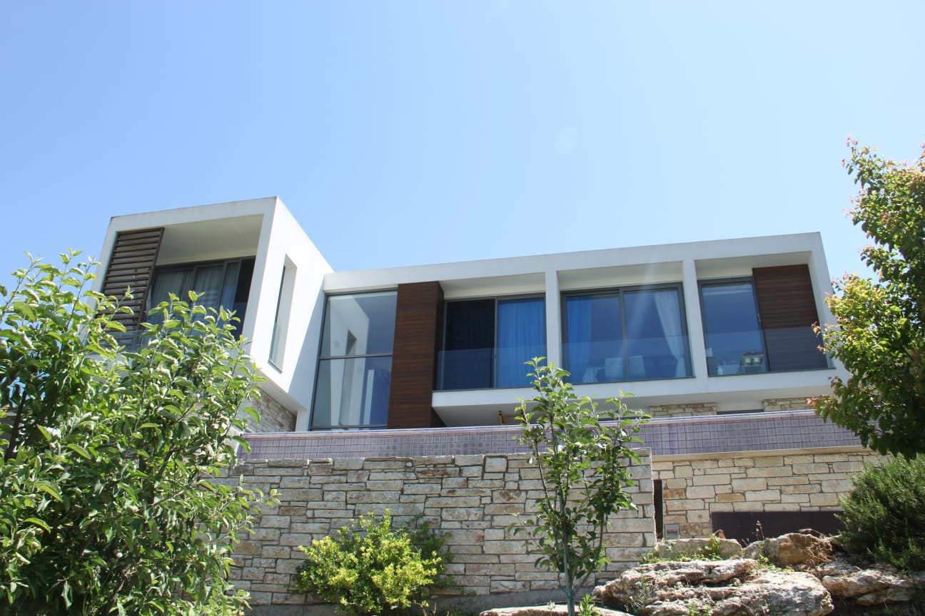 - Image 1
