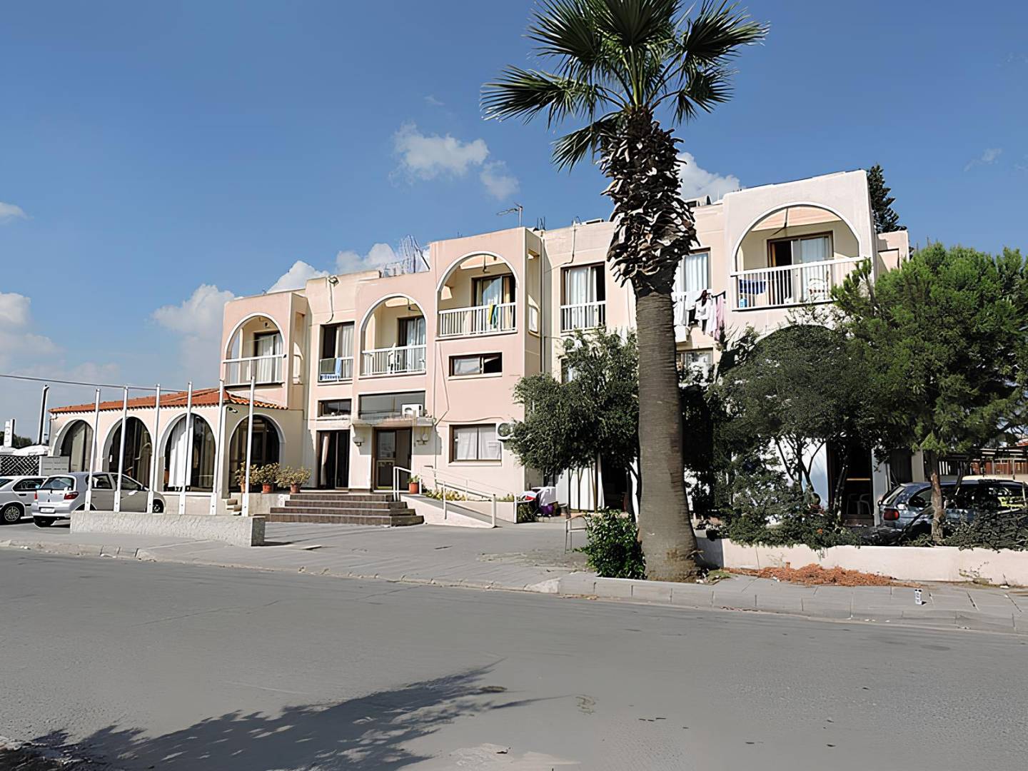 Aris Hotel