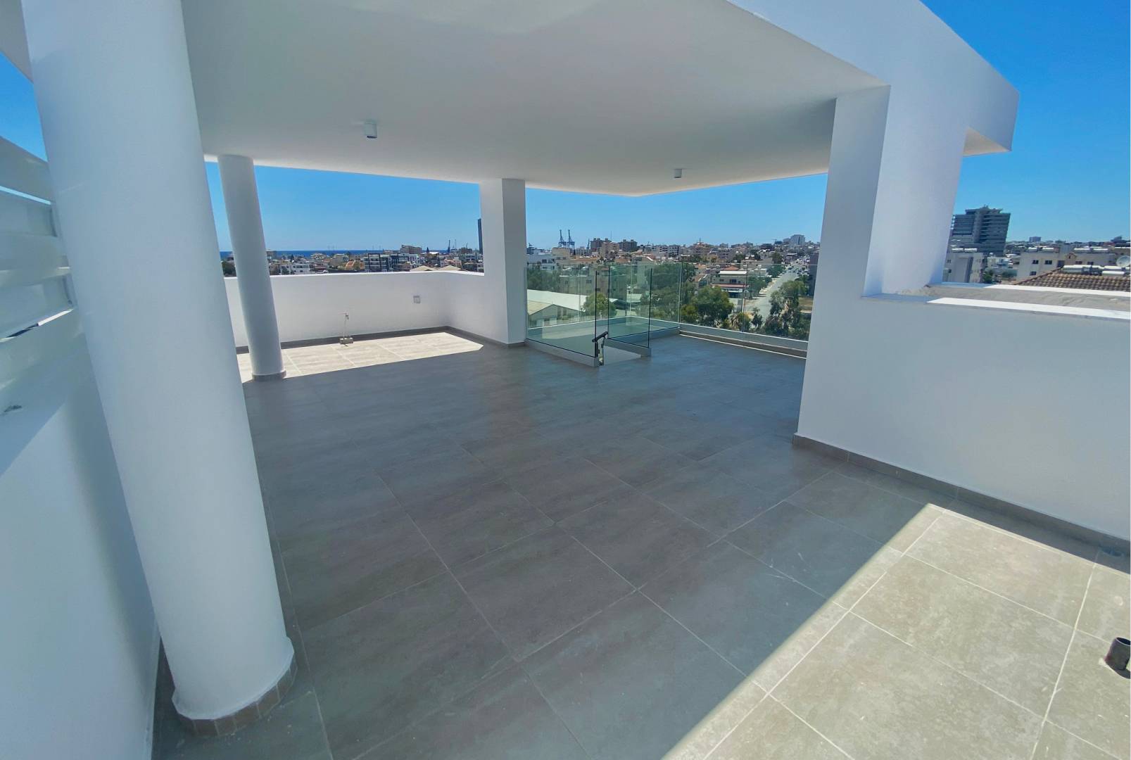 Plus 17 Media Residence