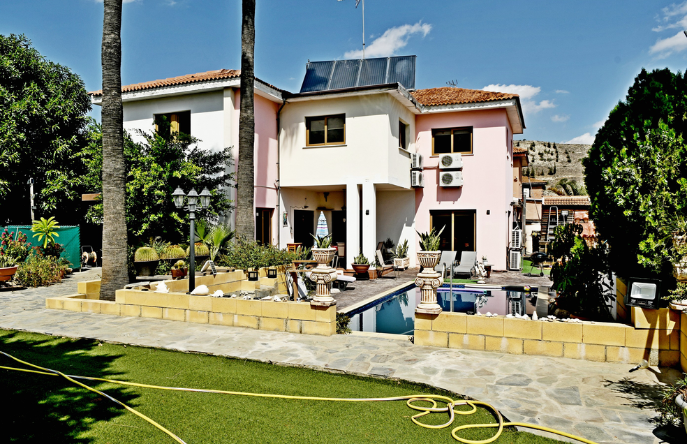  - Image 1
